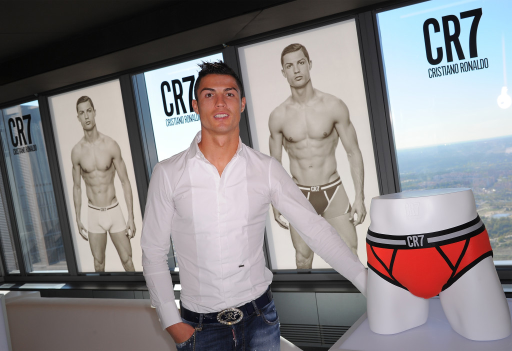 Eestis jõuab müügile Cristiano Ronaldo aluspesubränd CR7